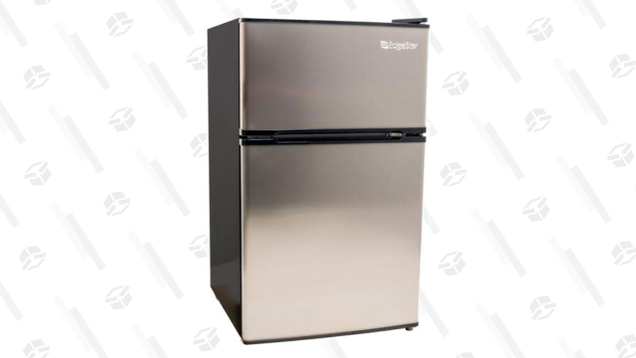 This EdgeStar Dorm-Sized Fridge/Freezer has plenty of room to store ice cream and other frozen food.